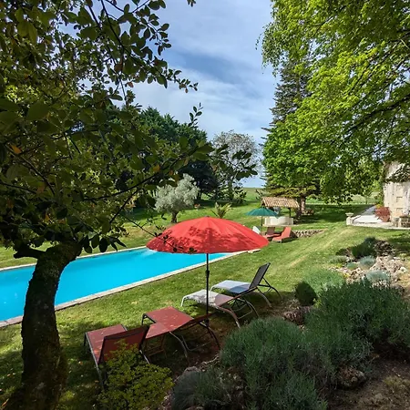 بيت للعطل Le Ptit Manoir Des Miroirs Beautifull 4 Star Rated Near Cognac, Private Heated Pool, 4 Bedrooms Each With 1 Large Double Bed Or 2 Singles