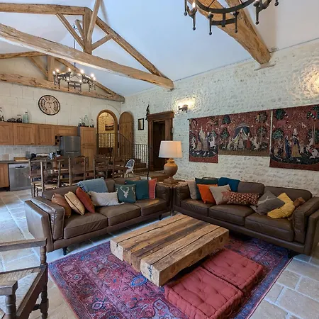 Nyaraló Le Ptit Manoir Des Miroirs Beautifull 4 Star Rated Near Cognac, Private Heated Pool, 4 Bedrooms Each With 1 Large Double Bed Or 2 Singles Saint-Aulais-la-Chapelle