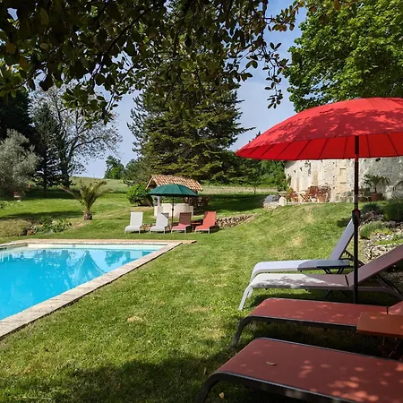 Le Ptit Manoir Des Miroirs Beautifull 4 Star Rated Near Cognac, Private Heated Pool, 4 Bedrooms Each With 1 Large Double Bed Or 2 Singles * Saint-Aulais-la-Chapelle