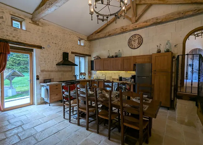 Vakantiehuis Le Ptit Manoir Des Miroirs Beautifull 4 Star Rated Near Cognac, Private Heated Pool, 4 Bedrooms Each With 1 Large Double Bed Or 2 Singles Saint-Aulais-la-Chapelle