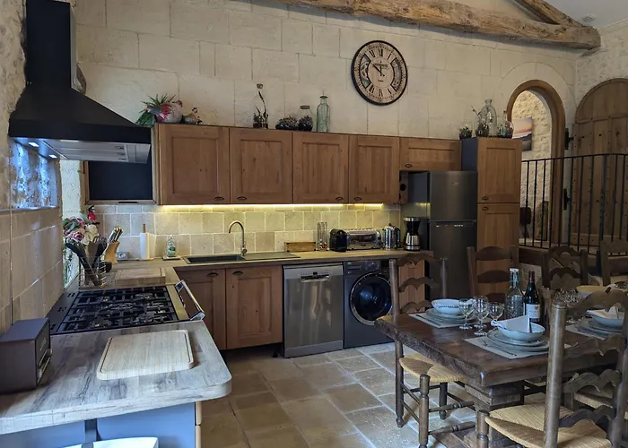 Vakantiehuis Le Ptit Manoir Des Miroirs Beautifull 4 Star Rated Near Cognac, Private Heated Pool, 4 Bedrooms Each With 1 Large Double Bed Or 2 Singles Saint-Aulais-la-Chapelle