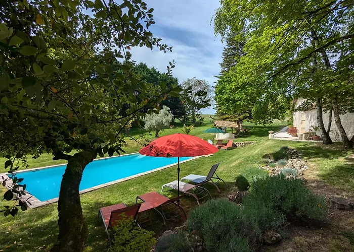 Vakantiehuis Le Ptit Manoir Des Miroirs Beautifull 4 Star Rated Near Cognac, Private Heated Pool, 4 Bedrooms Each With 1 Large Double Bed Or 2 Singles